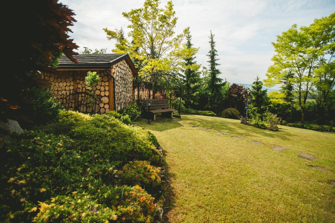 Zajazd ,,Pod Jeleniem" Okrajnik Exterior foto