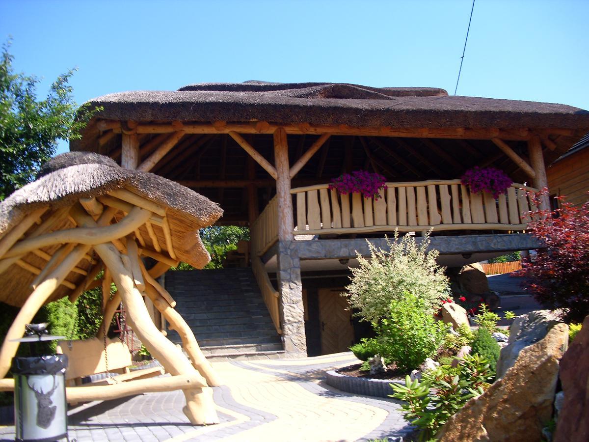 Zajazd ,,Pod Jeleniem" Okrajnik Exterior foto